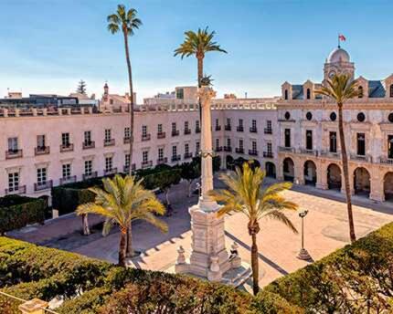 Expoholidays - Plaza Vieja Con Parking Gratis Almería